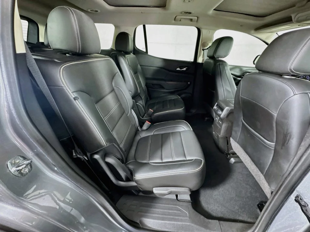 Used 2023 Silver GMC Denali image 36