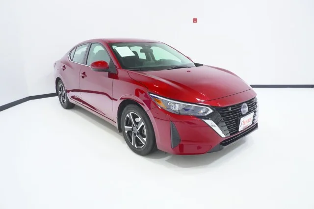 Used 2024  Nissan SV image 3