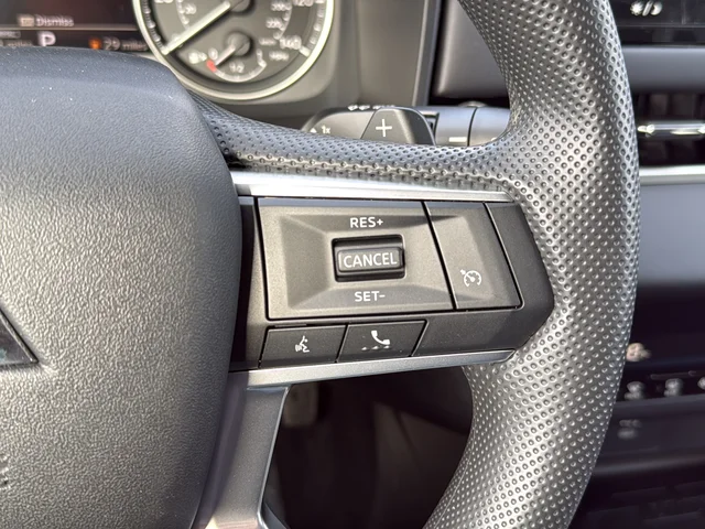 New 2026 Black Mitsubishi ES image 18