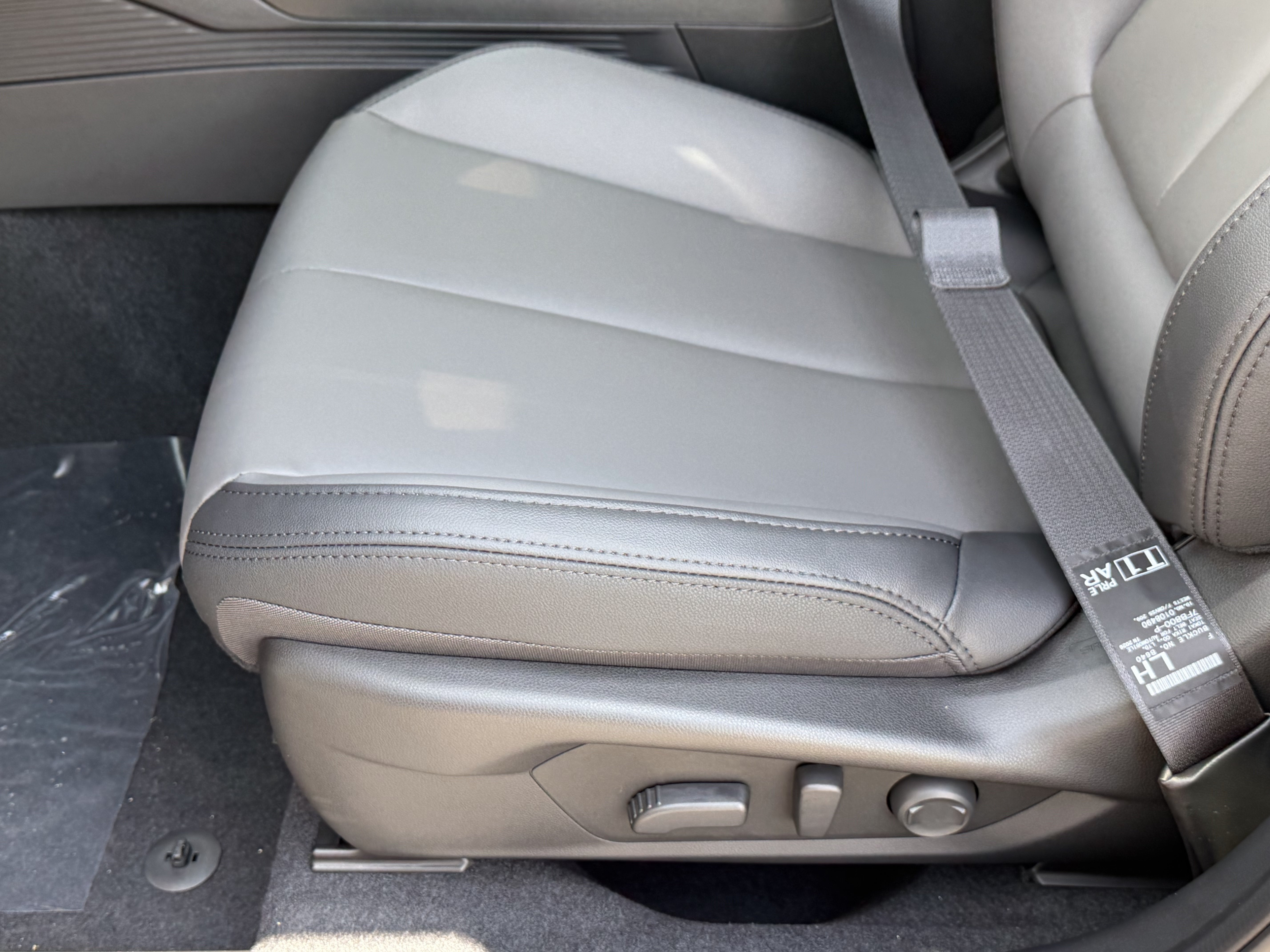 New 2026 ICE SILVER METALLIC Subaru Premium image 24