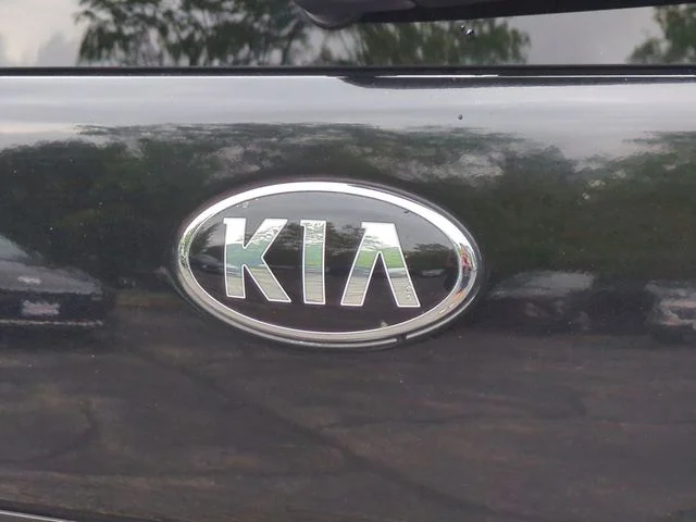 Used 2016 Black Kia Base image 24