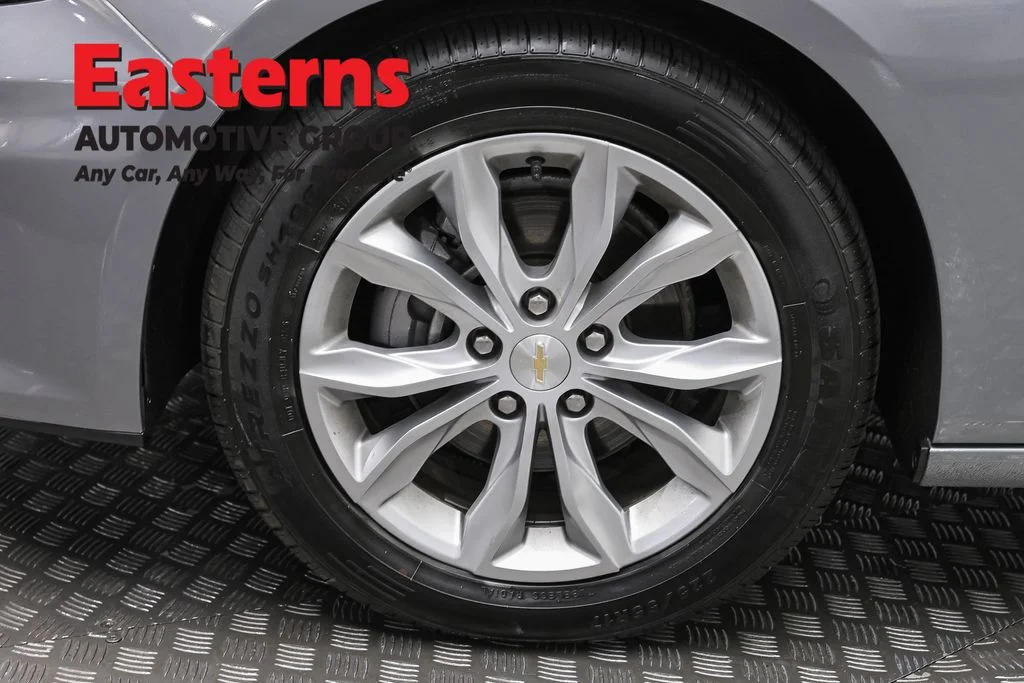 Used 2024 Gray Chevrolet LT image 32