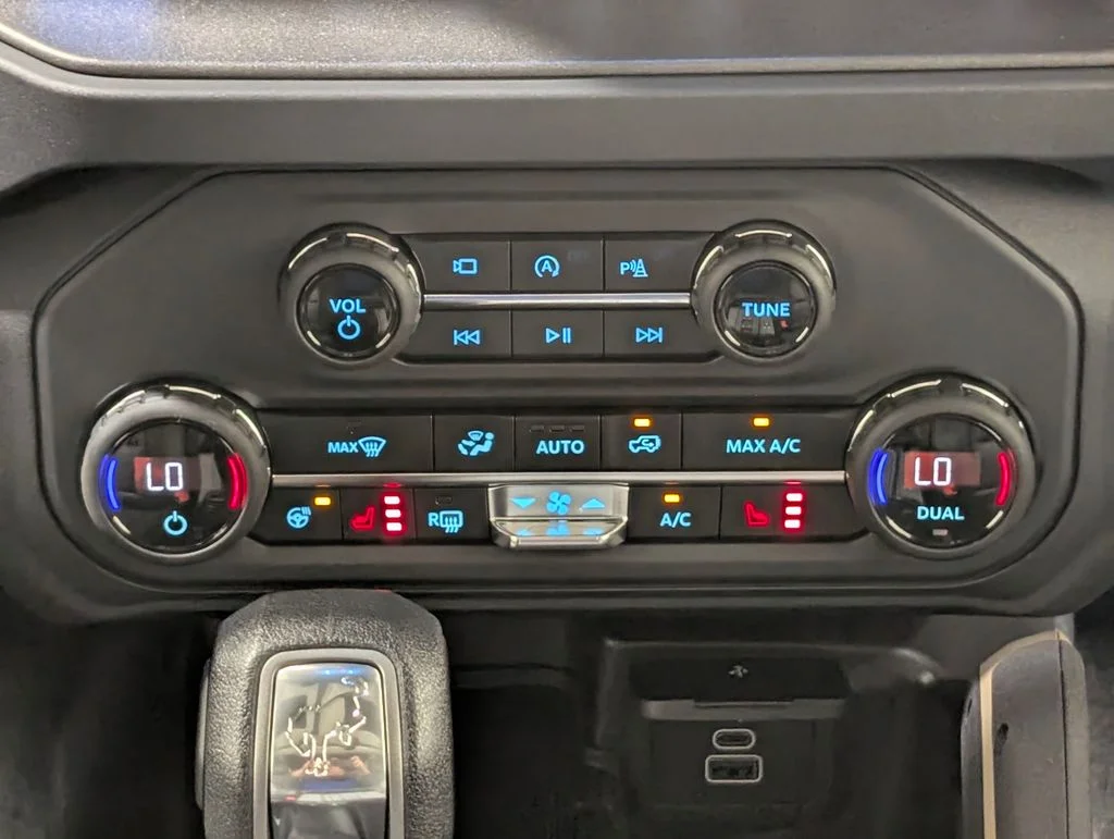 New 2026 Avalanche Gray Ford Badlands® image 6