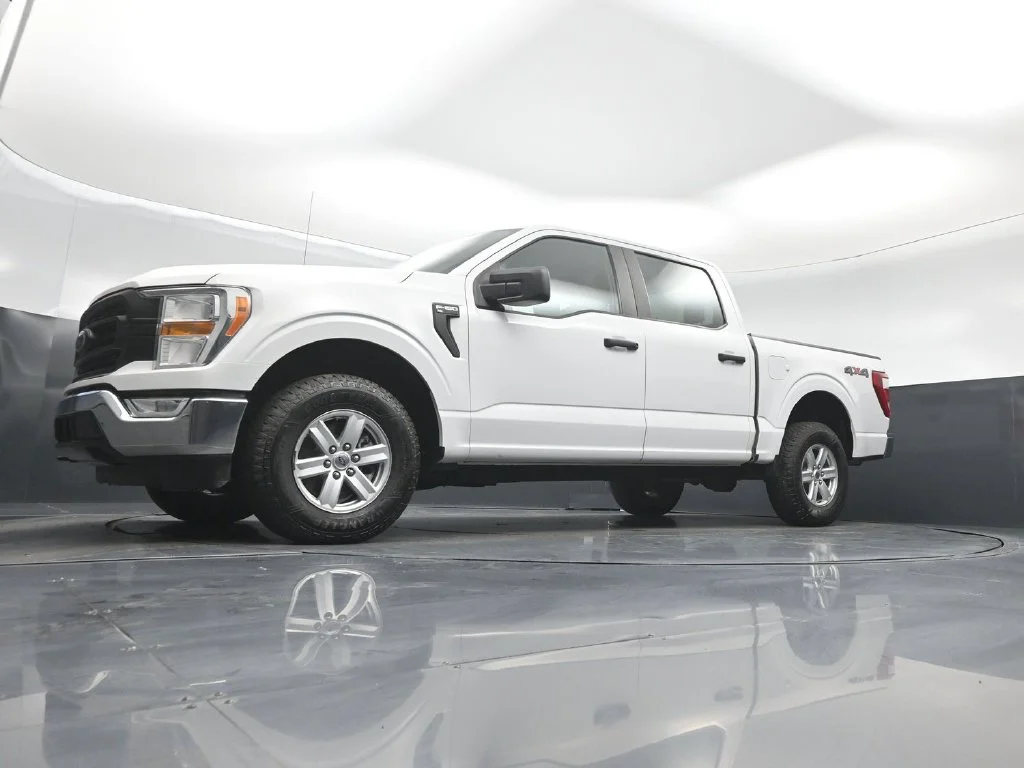 Used 2021 White Ford XL image 37