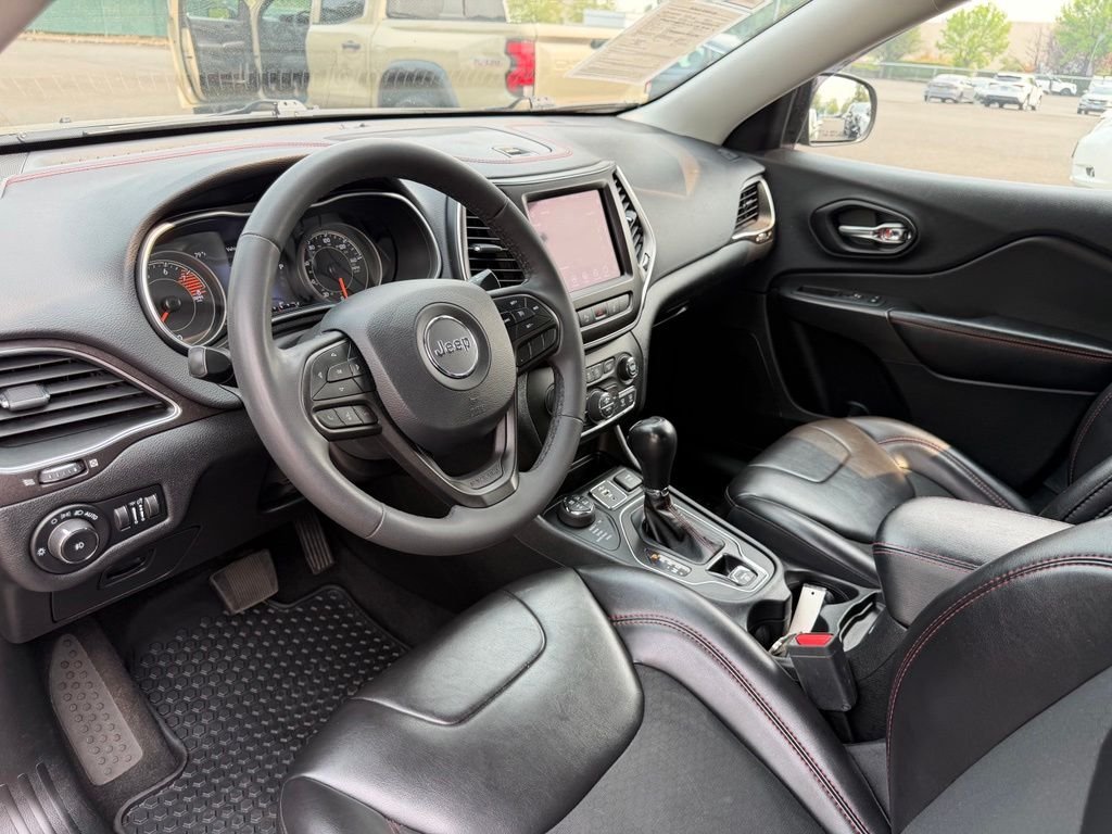 Used 2021 Olive Green Pearlcoat Jeep Trailhawk image 16
