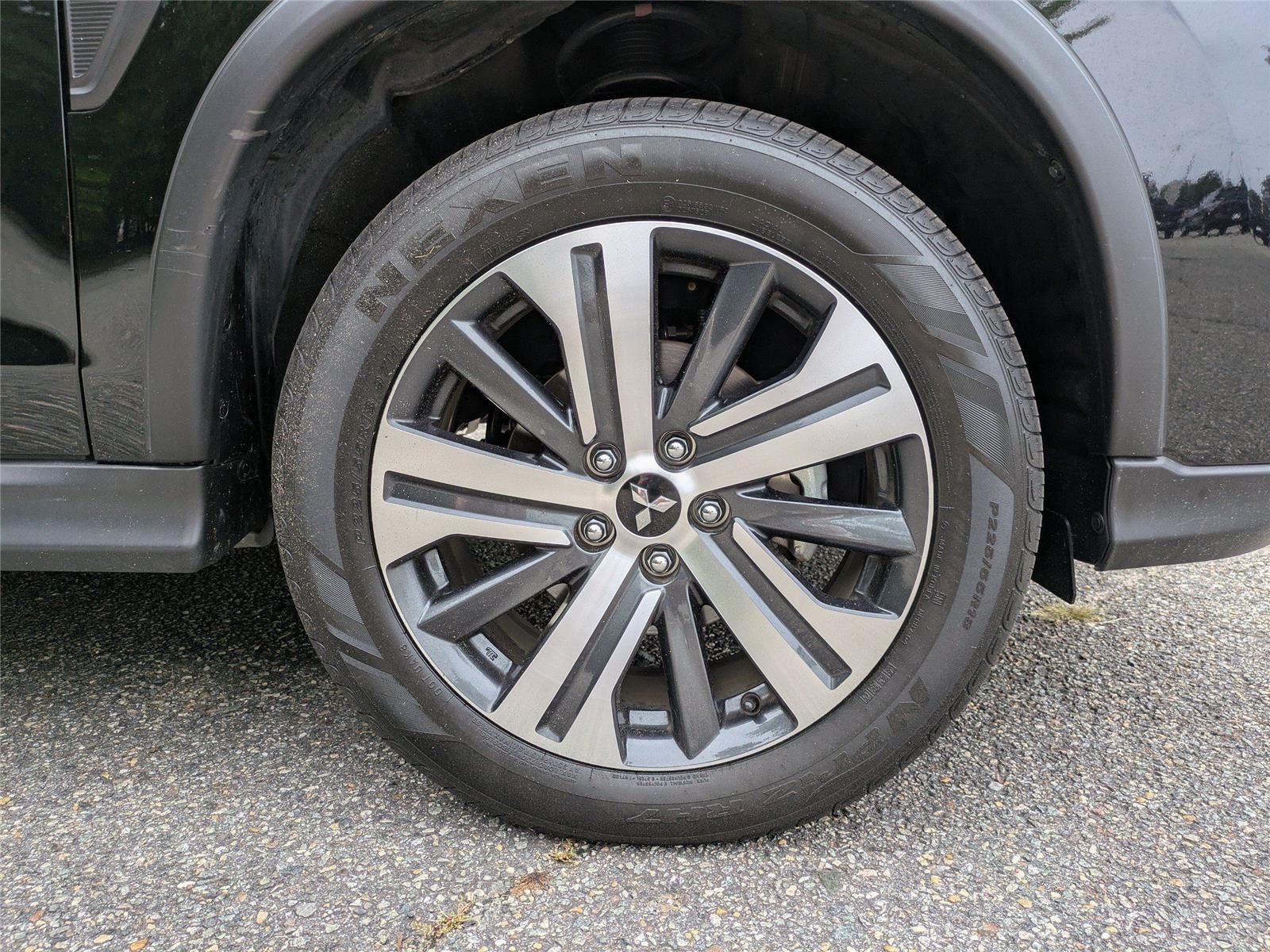 Used 2025  Mitsubishi S image 11