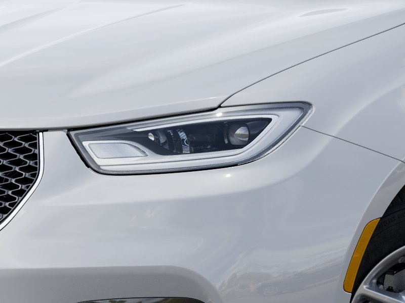 New 2026 Bright White Clearcoat Chrysler Select image 38