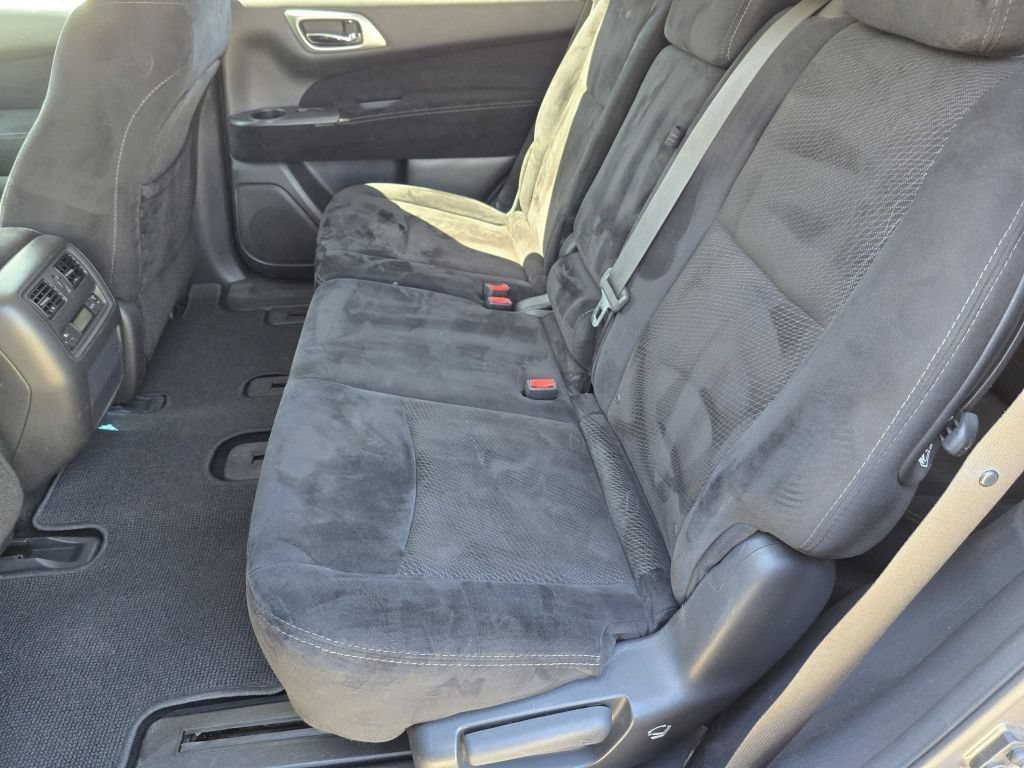 Used 2016 Gun Metallic Nissan SV image 26