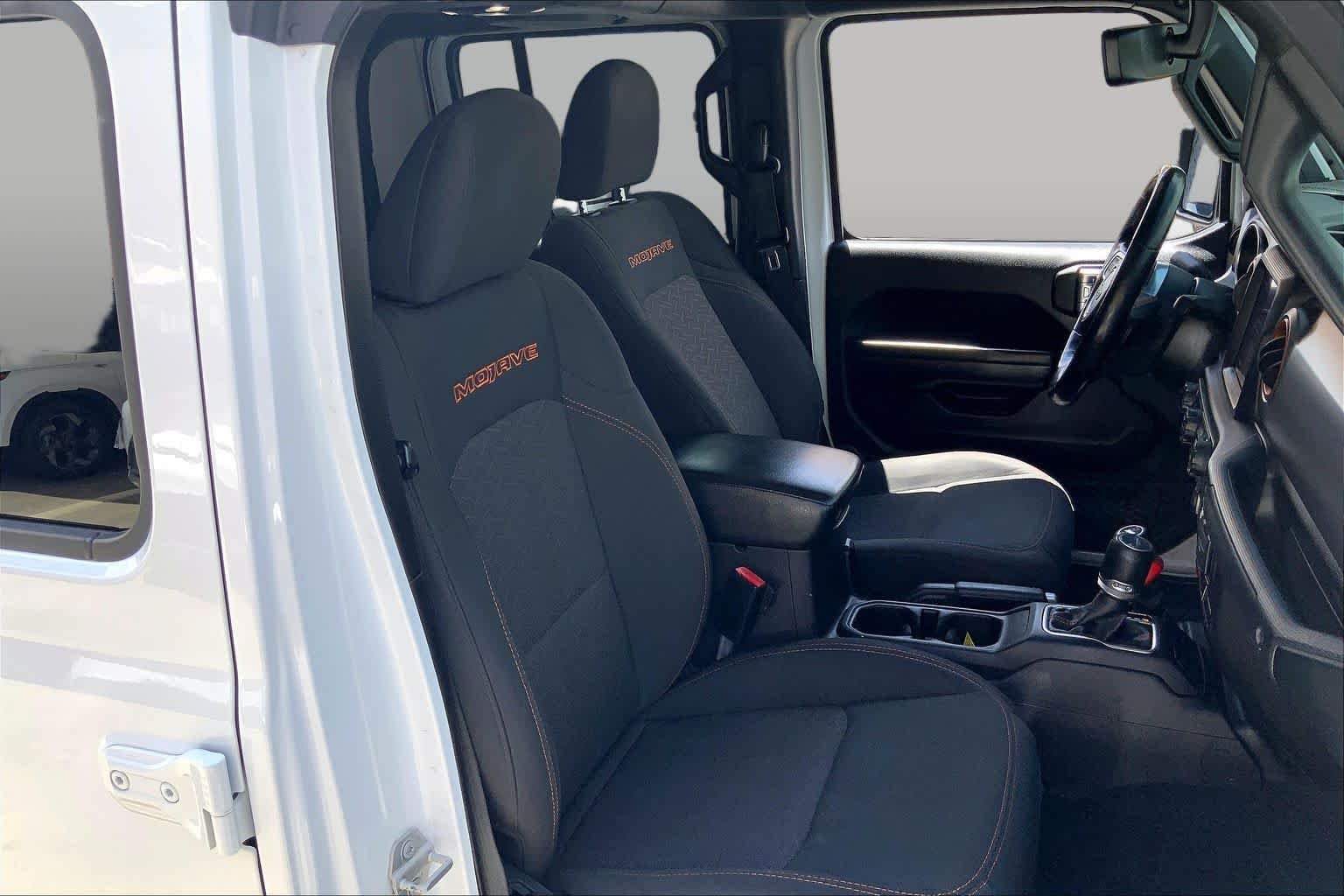 Used 2021 Bright White Clearcoat Jeep Mojave image 9
