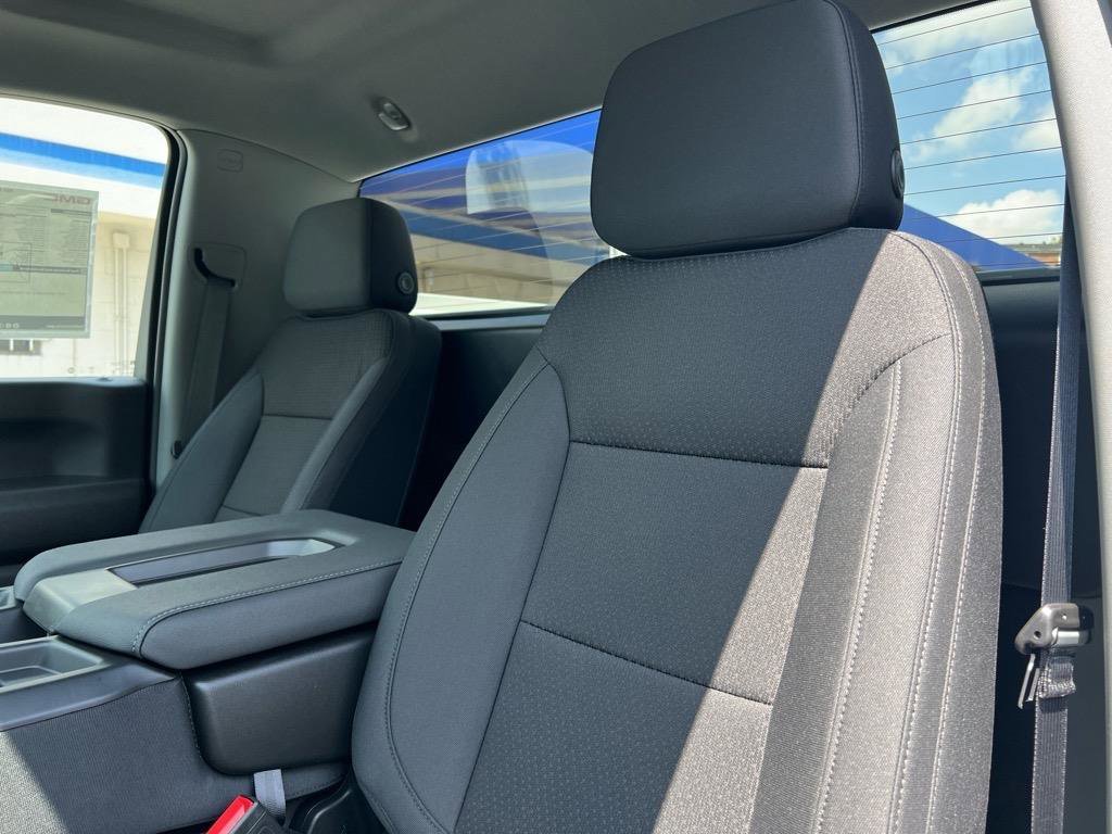 2025 GMC Sierra 2500HD Pro - Photo 17