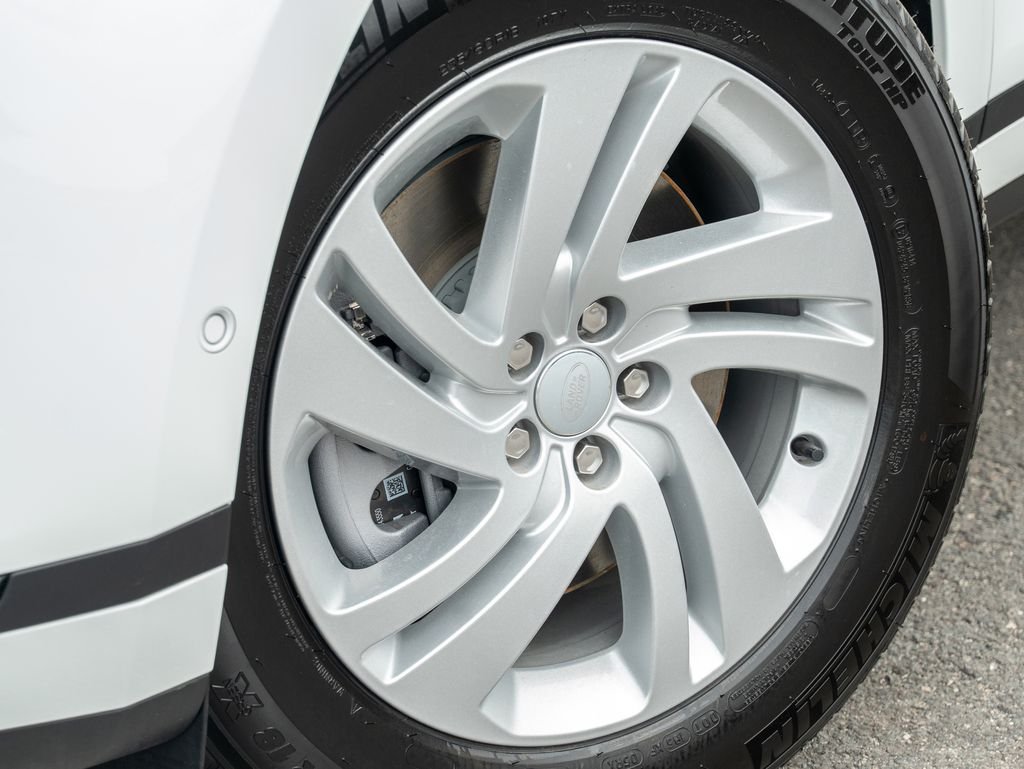 New 2026 White Land Rover S image 9