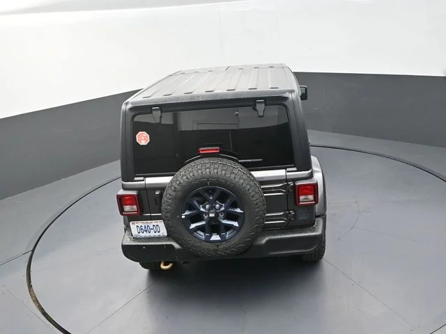 New 2026 Granite Crystal Metallic Clear-Coat Exterior Paint Jeep  image 16