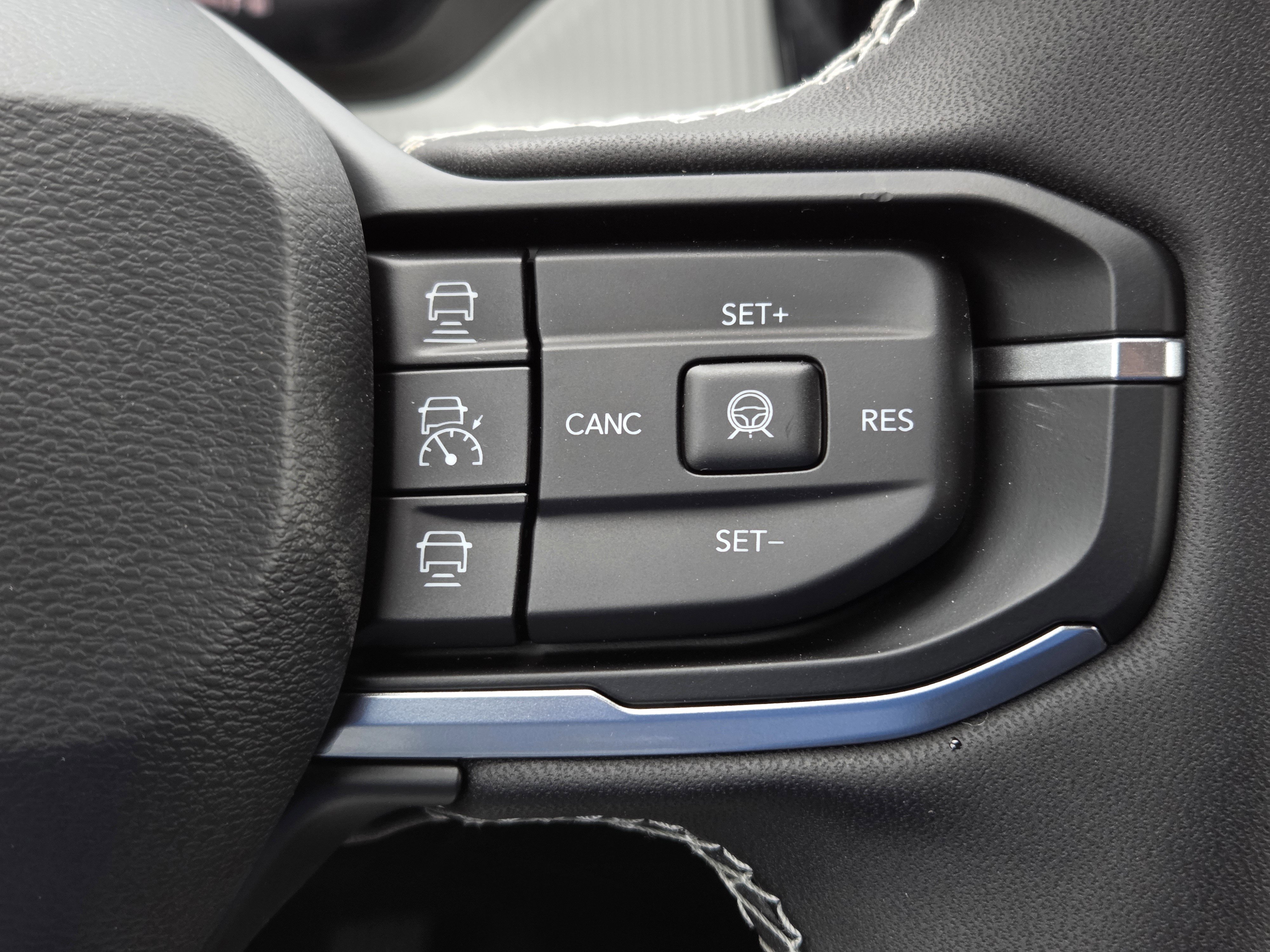New 2026 Sting-Gray Clearcoat Jeep Laredo image 17