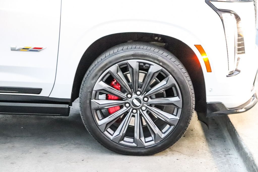 Used 2025 Crystal White Cadillac V-Series image 11