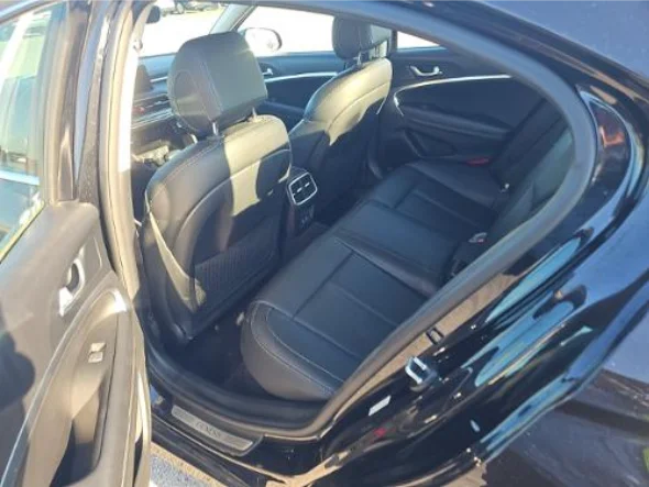 Used 2025 Black Genesis 2.5T image 7