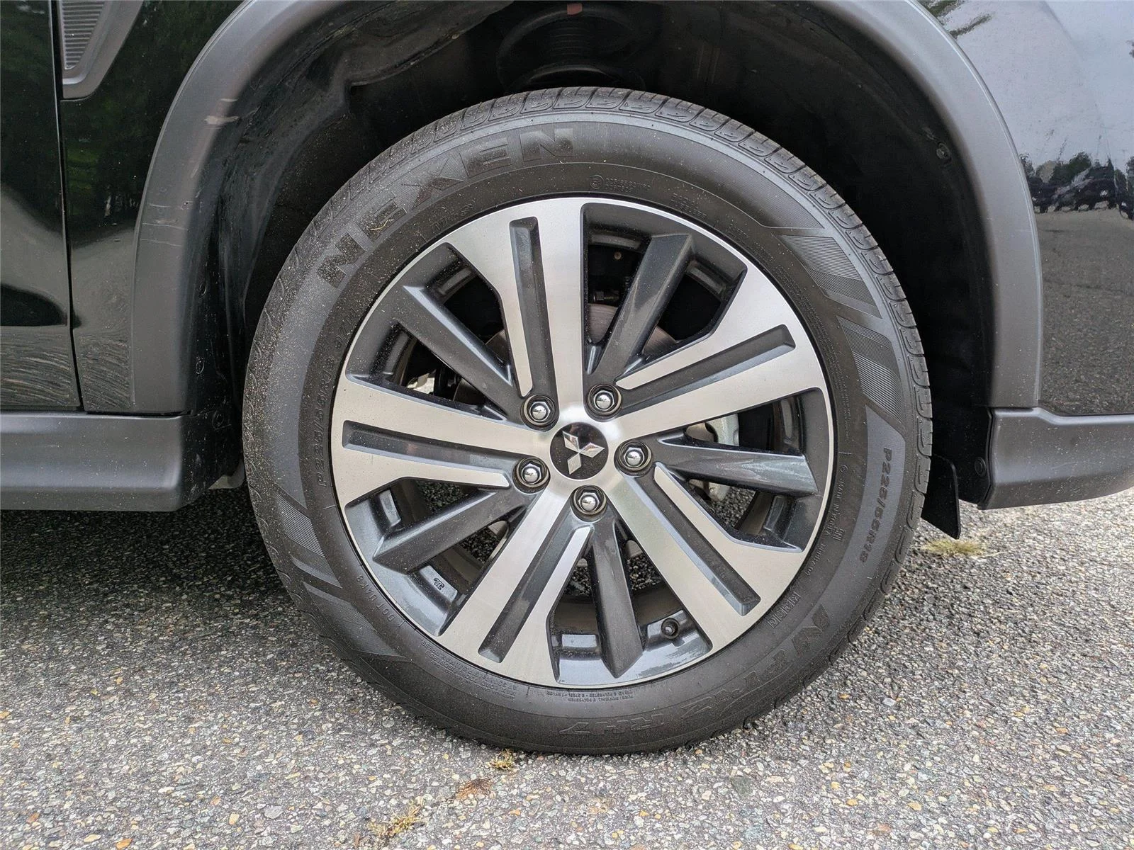 Used 2025  Mitsubishi S image 11
