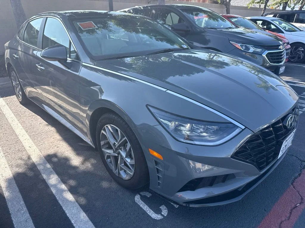 Used 2023 Gray Hyundai SEL image 2