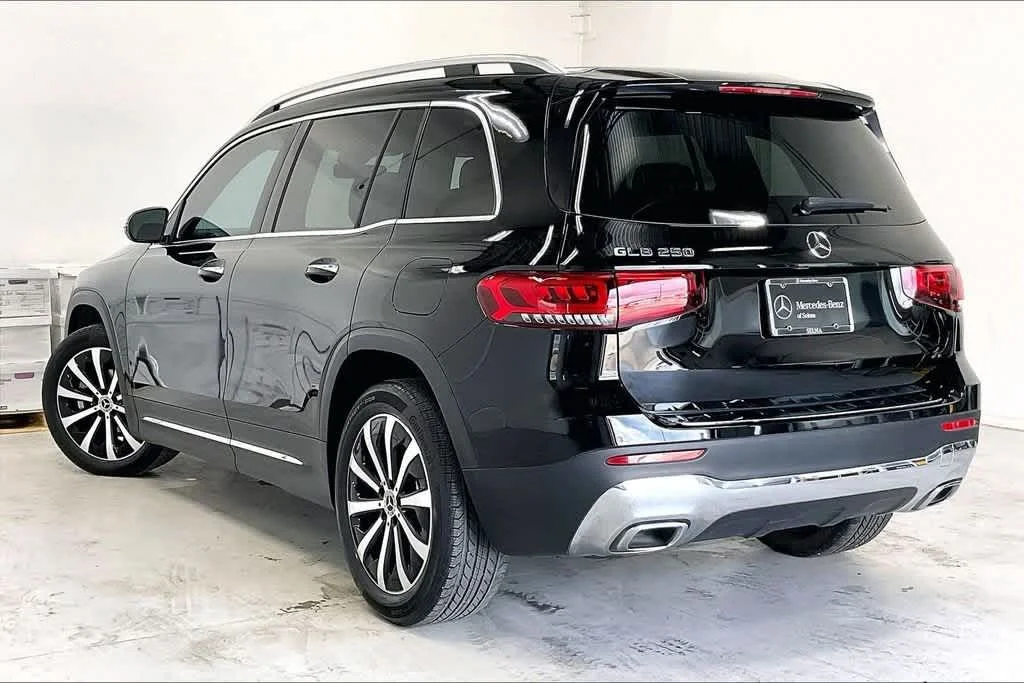 Certified Used 2022 Night Black Mercedes-Benz GLB 250 image 11