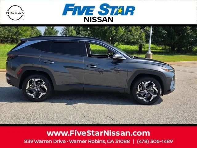 Used 2023 Black Hyundai SE image 16