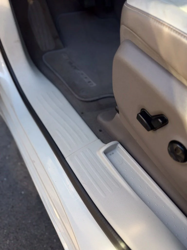 Used 2017 Tusk White Chrysler Touring L image 9