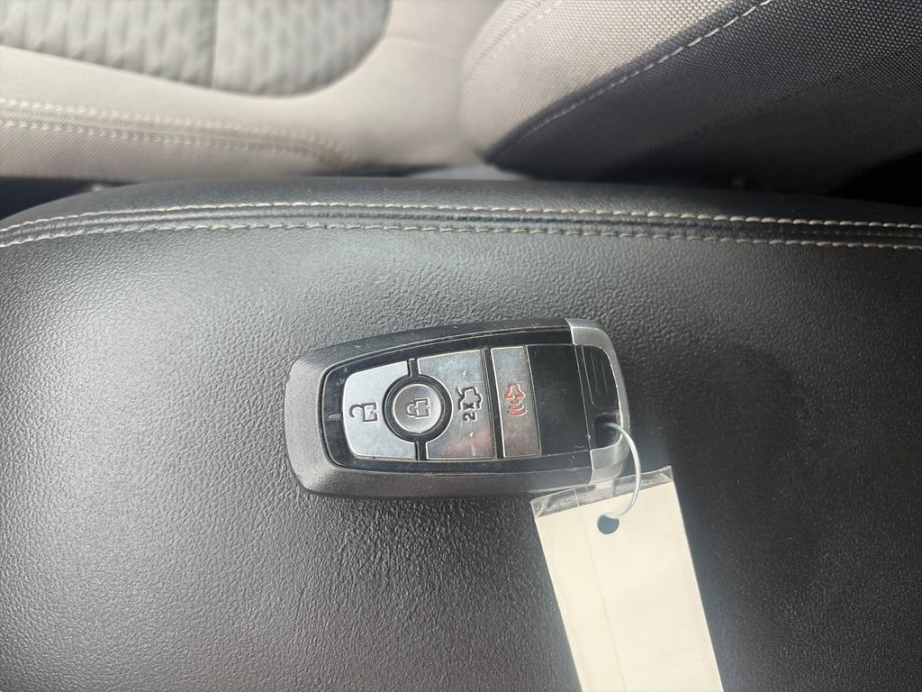 Used 2022 White Ford SE image 28