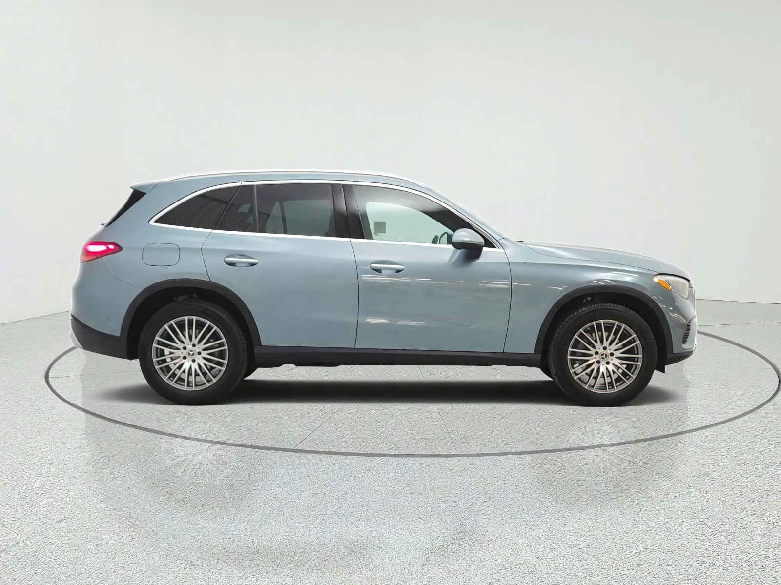 New 2026 Verde Silver Metallic Mercedes-Benz GLC 300 4MATIC® SUV image 4