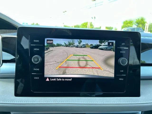2025 Volkswagen Taos SE - Photo 18
