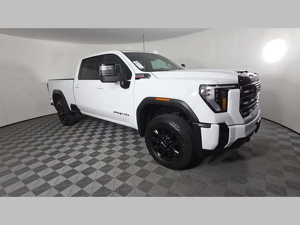 Used 2025 Summit White GMC AT4 image 34