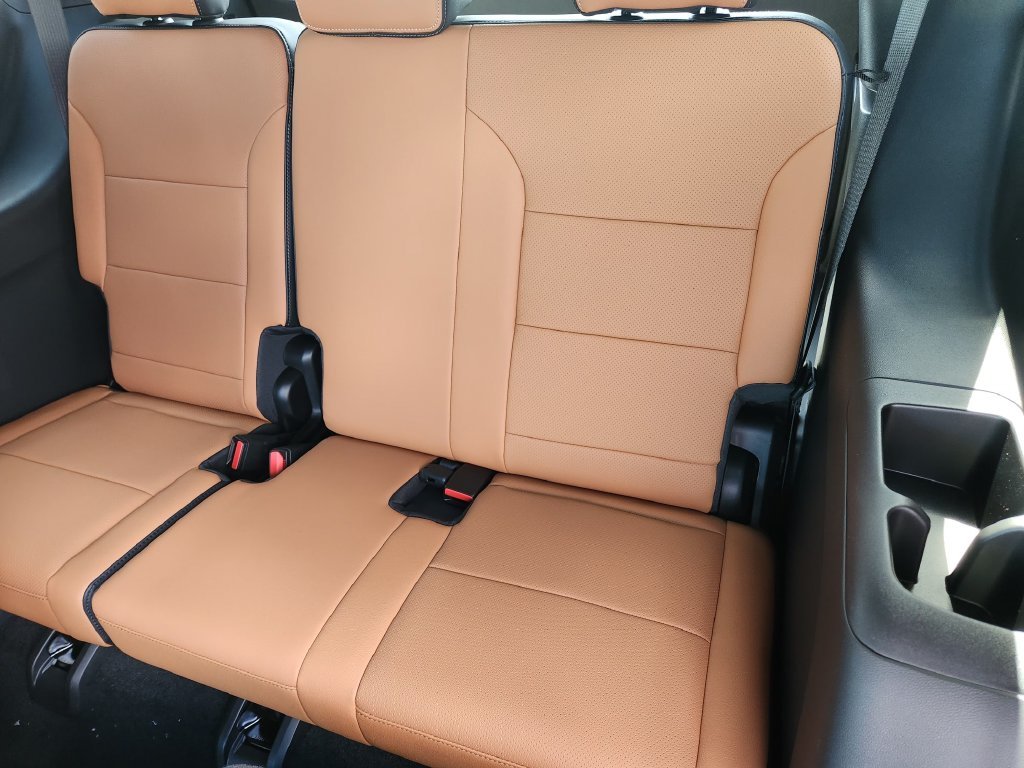 Used 2027 Beige Chevrolet Z71 image 23