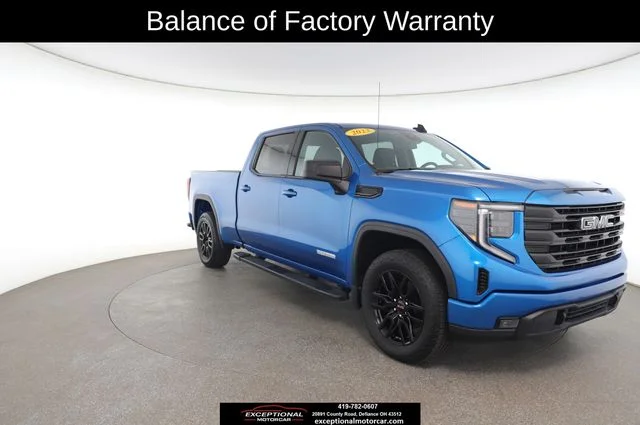 Used 2023 Blue GMC Elevation image 28