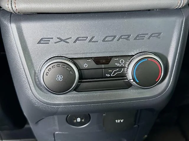 New 2026 Star White Metallic Tri-Coat Ford Active image 60