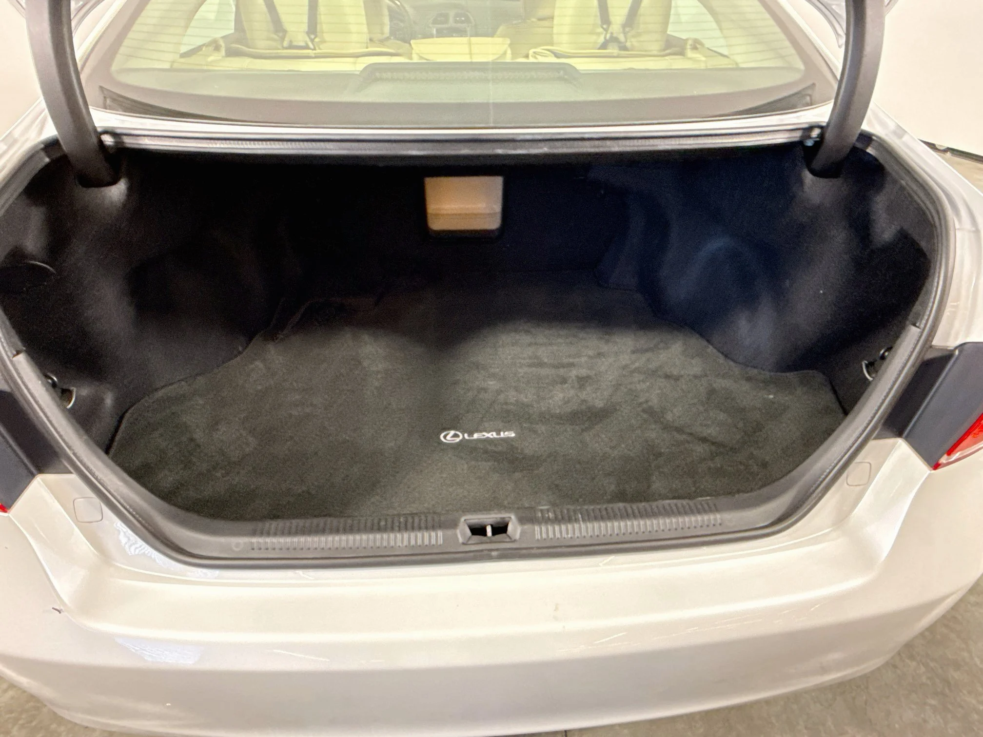 Used 2010 Starfire Pearl Lexus 350 image 23