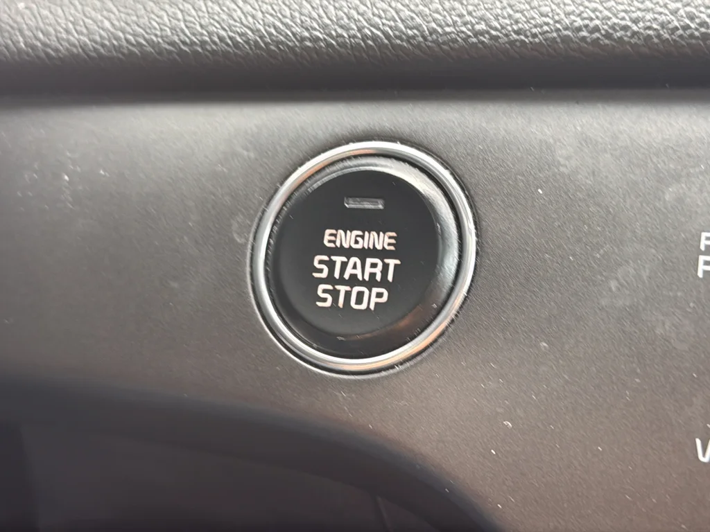 Used 2017 Red Kia EX image 13