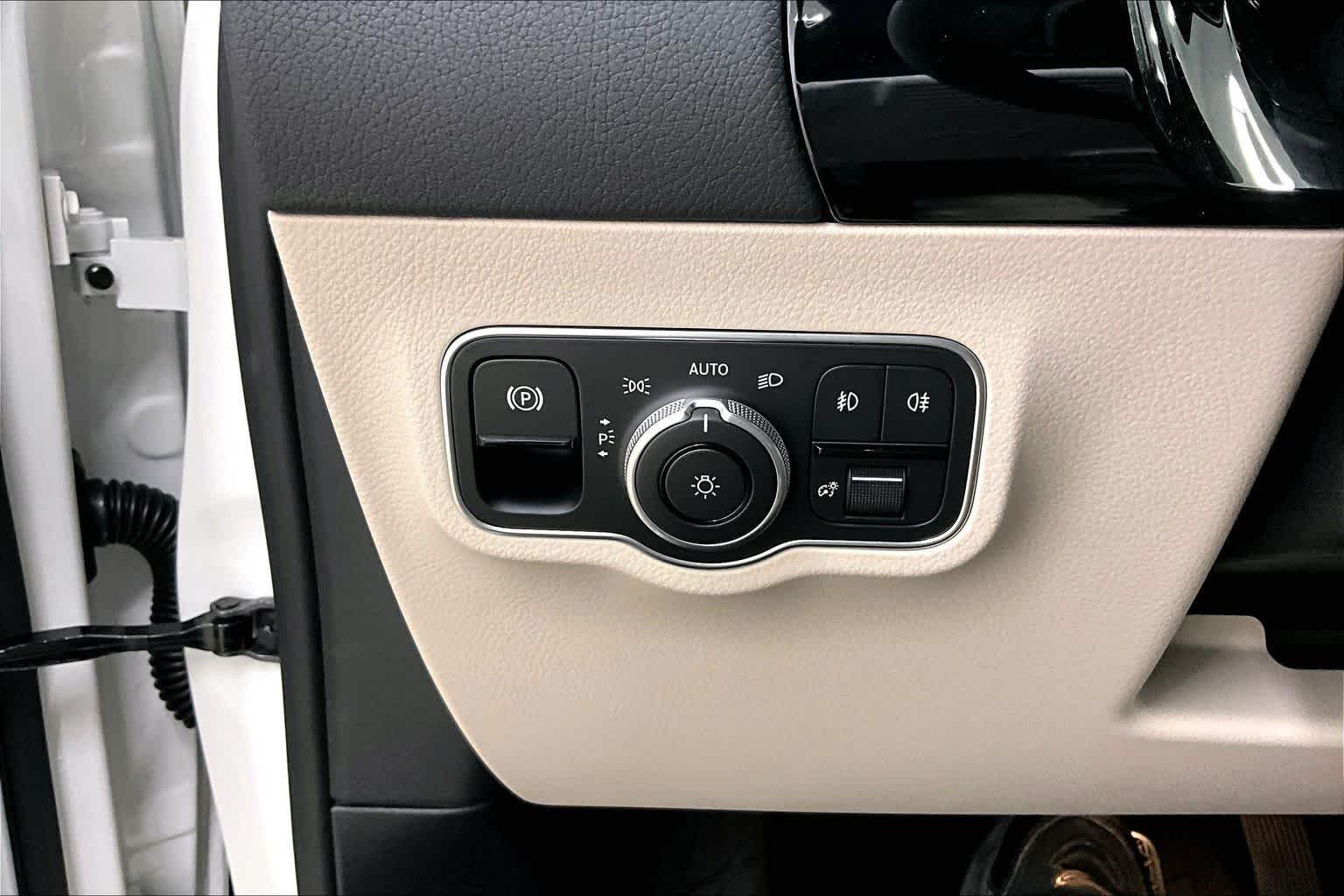 New 2026 Polar White Mercedes-Benz GLA 250 image 20