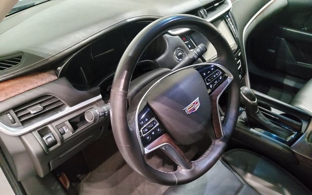 Used 2019 Silver Cadillac Luxury image 27