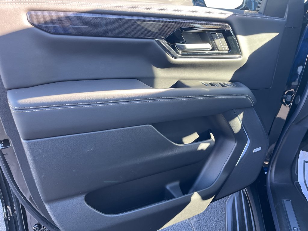New 2027 Onyx Black GMC Elevation image 11