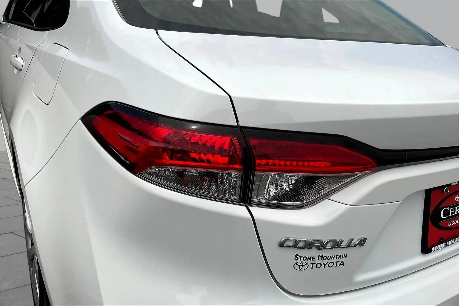 Used 2026 Ice Cap Toyota Hybrid LE image 28