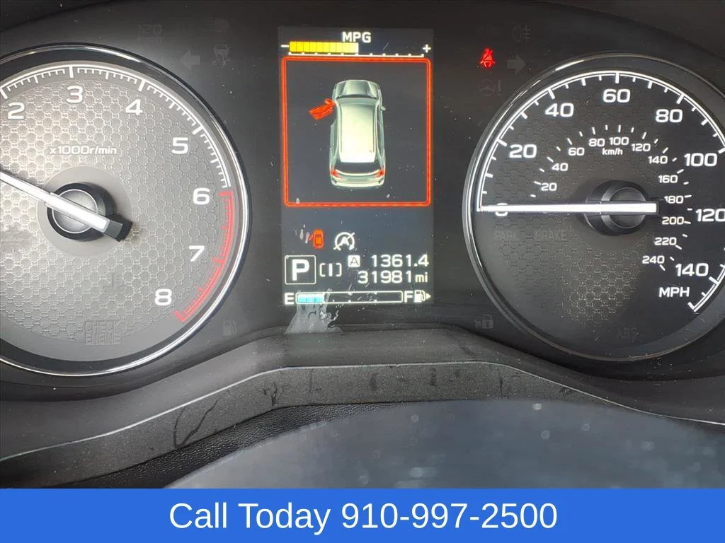 Used 2023 White Subaru  image 29