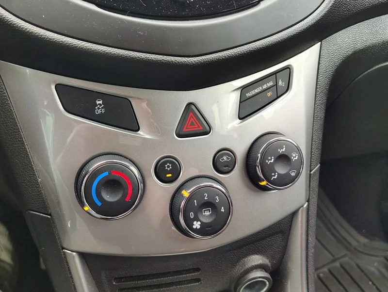 Used 2016 Red Chevrolet LT image 15