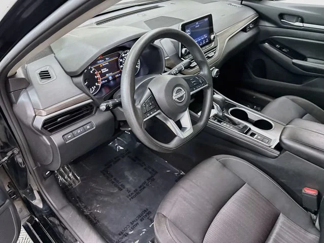 Used 2023 Black Nissan 2.5 SV image 9
