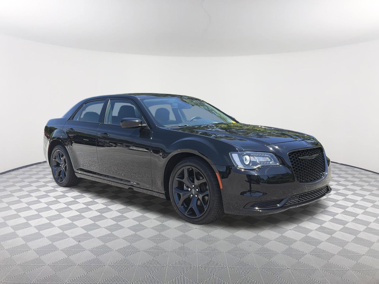 2022 Chrysler 300 Touring - Photo 8