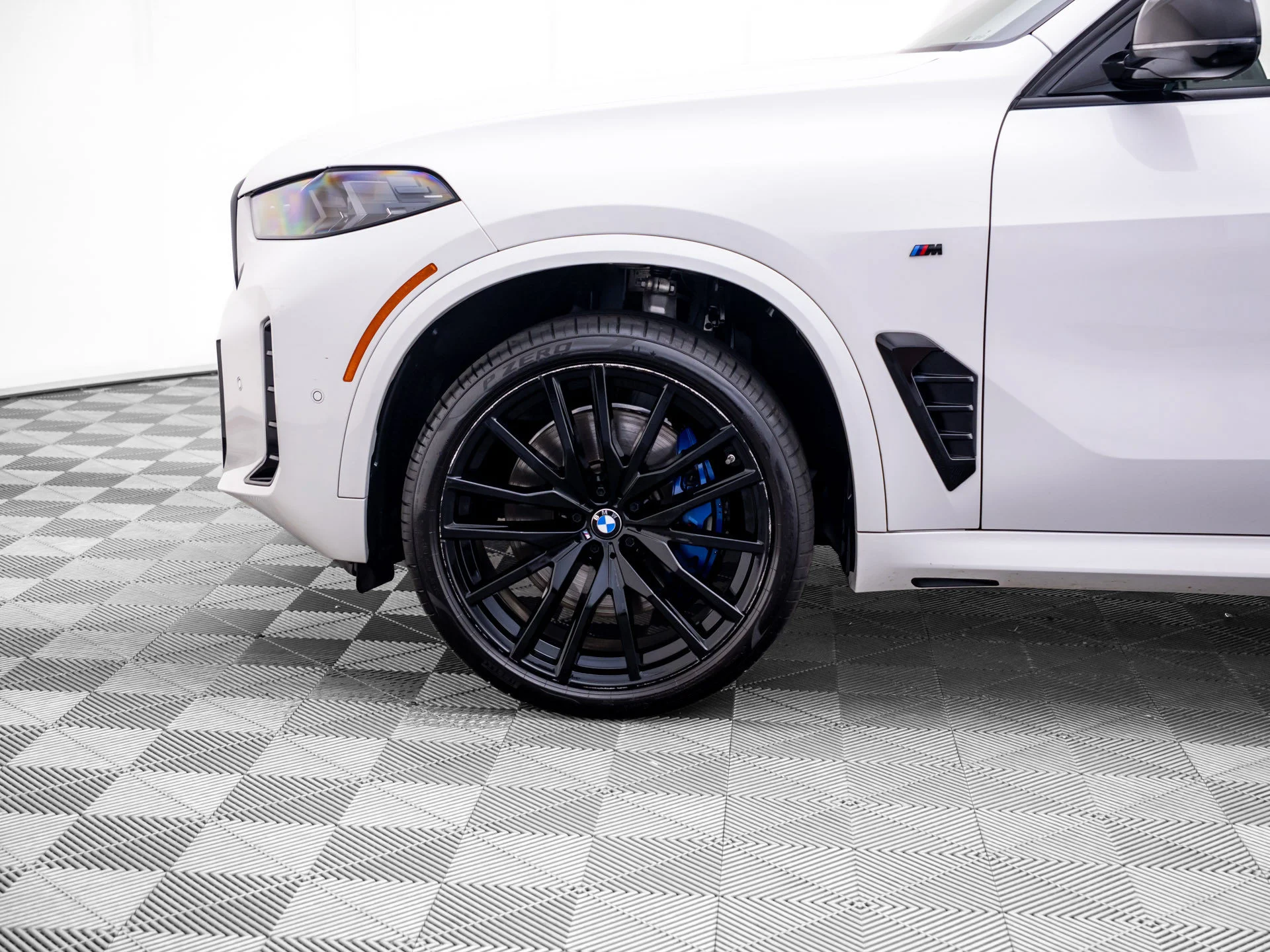 Certified Used 2024 White BMW M60i image 37
