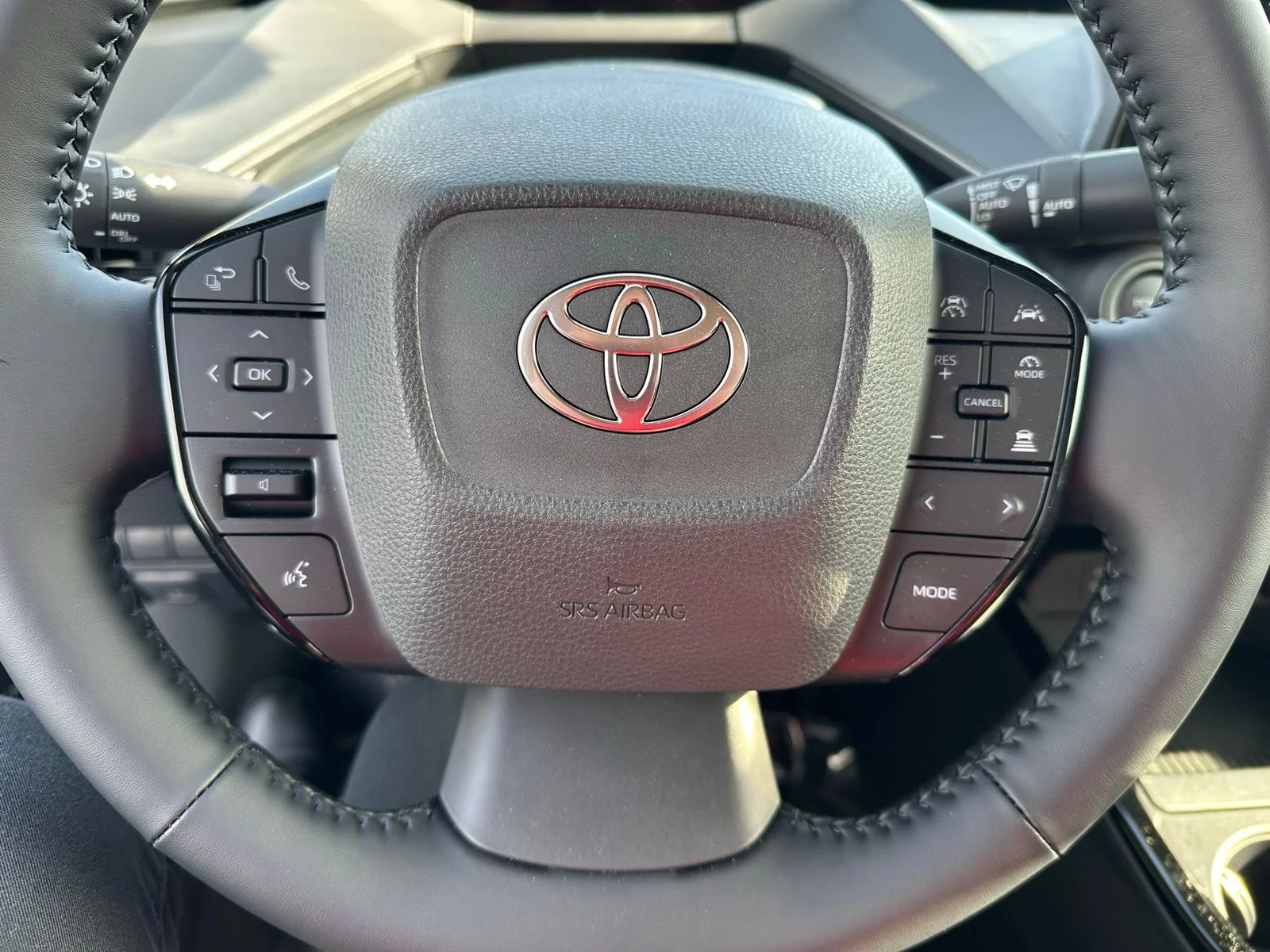 2026 Toyota Prius XLE - Photo 12
