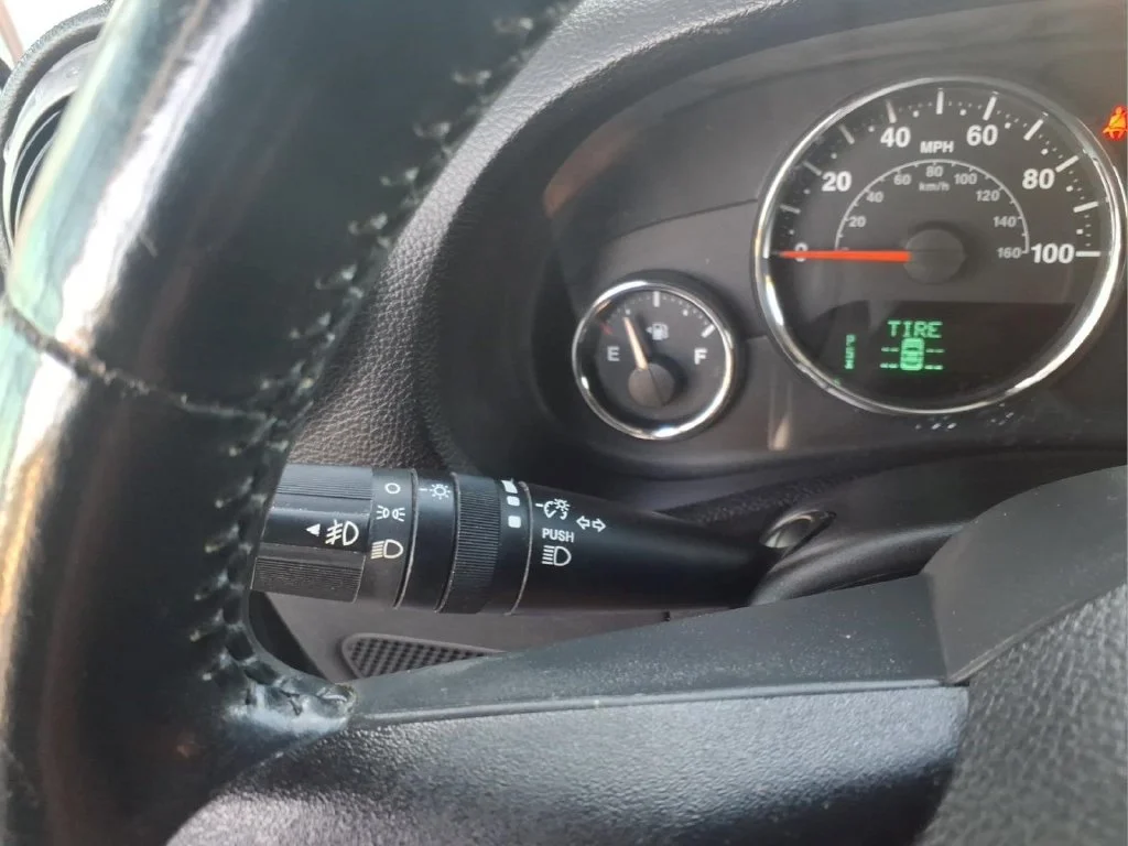 Used 2015 Gray Jeep Unlimited Sport image 22
