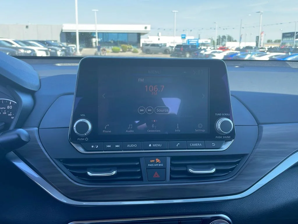 2025 Nissan Altima SV - Photo 17