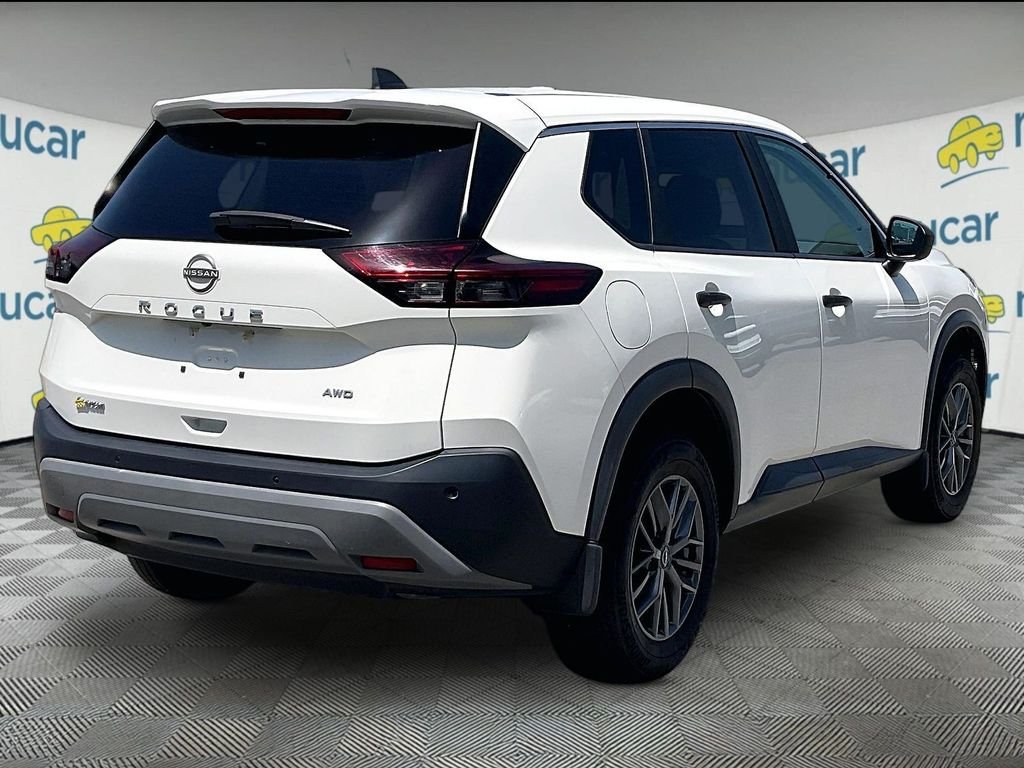 Used 2023 Glacier White Nissan S image 6