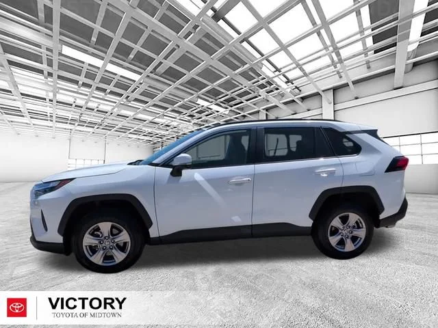 Used 2025 White Toyota XLE image 7