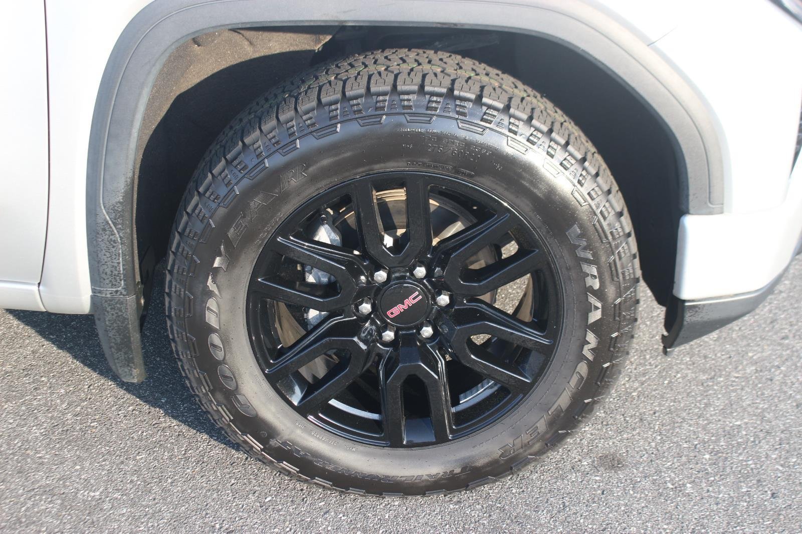 Used 2022 Quicksilver Metallic GMC Elevation image 36