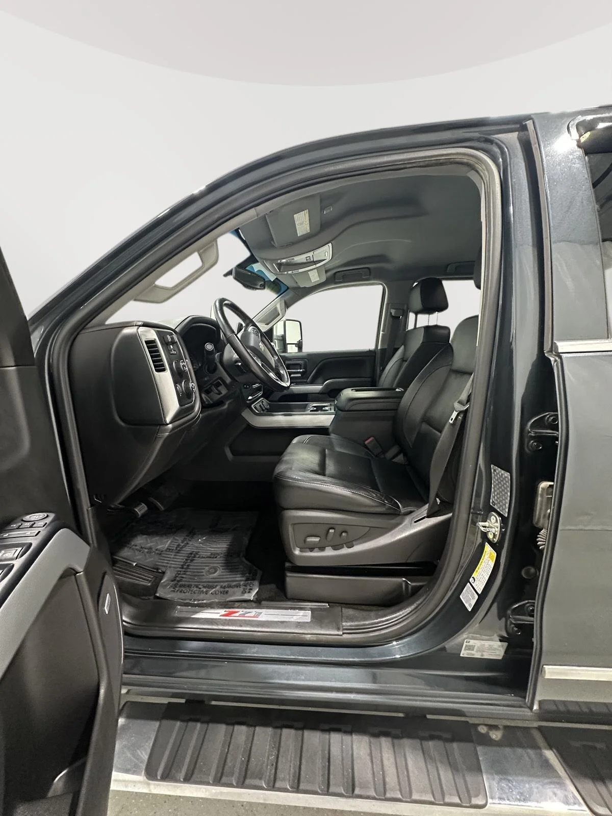 Used 2017 GRAPHITE METALLIC Chevrolet LTZ image 9