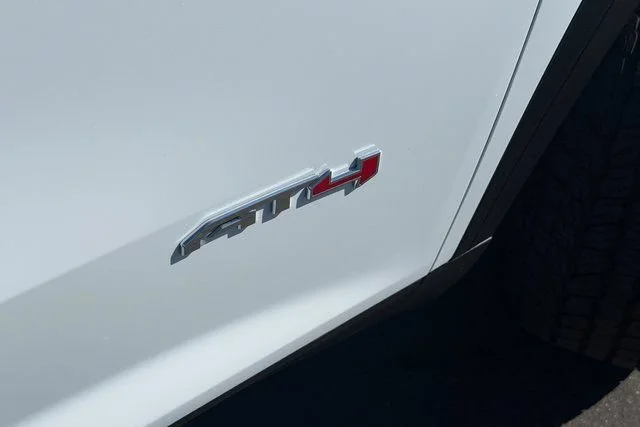 New 2026 Glacier White Tricoat GMC AT4 image 5